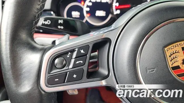 Porsche Cayenne 2020 — Photo 5/37