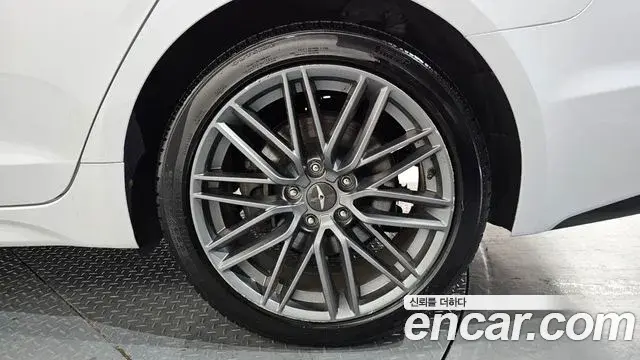 Genesis G70 2018 — ფოტო 2/40