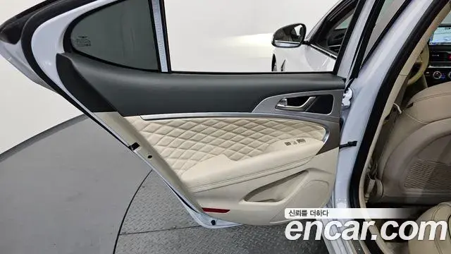 Genesis G70 2018 — ფოტო 15/40
