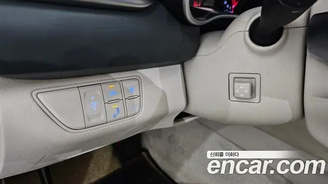 Genesis G70 2018 — ფოტო 22/40