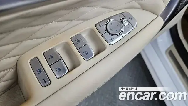 Genesis G70 2018 — ფოტო 19/40