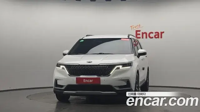 Kia Carnival 2021 — Photo 7/31