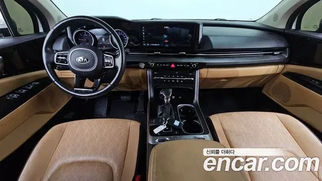 Kia Carnival 2021 — Photo 15/31