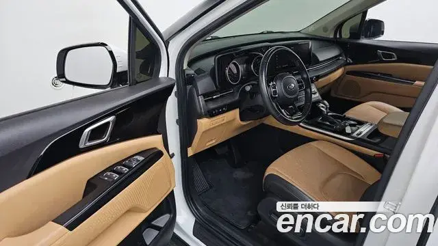 Kia Carnival 2021 — Photo 10/31