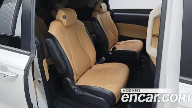 Kia Carnival 2021 — Photo 14/31