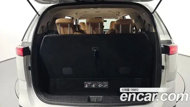 Kia Carnival 2021 — Photo 21/31