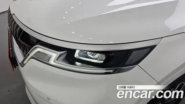 Kia Carnival 2021 — Photo 13/31