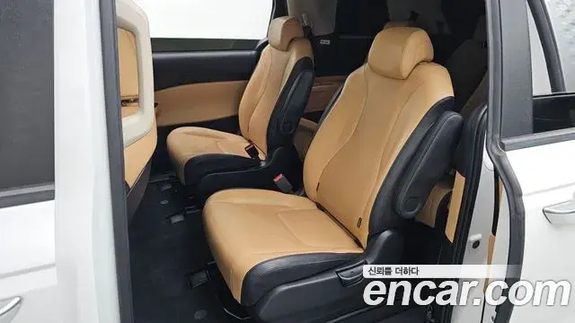 Kia Carnival 2021 — Photo 24/31