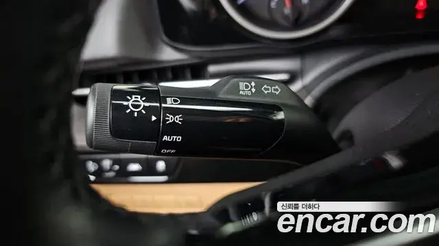 Kia Carnival 2021 — Photo 2/31