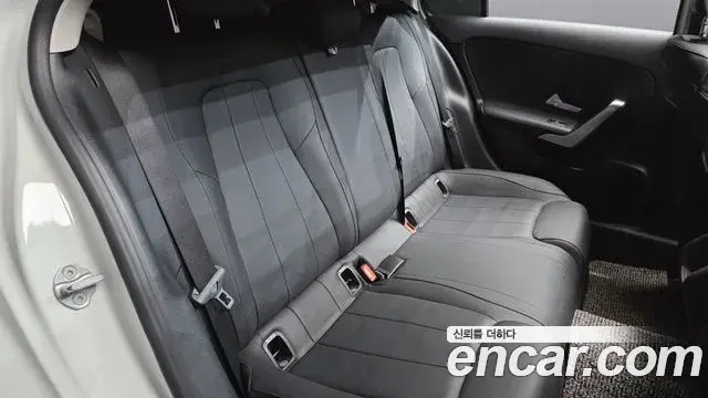 Mercedes-Benz A-Class 2020 — Фото 11/20