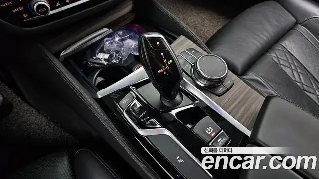 BMW 5 Series 2018 — Фото 9/20