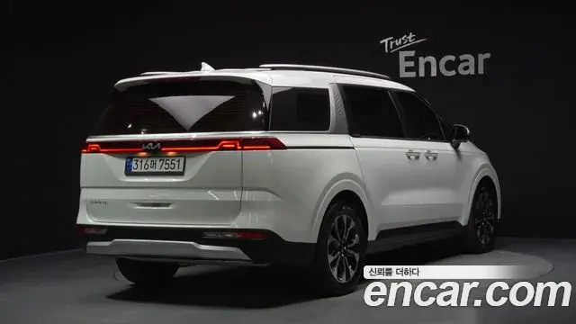 Kia Carnival 2022 — Фото 2/20
