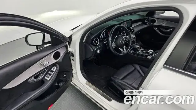 Mercedes-Benz C-Class 2020 — Фото 10/20