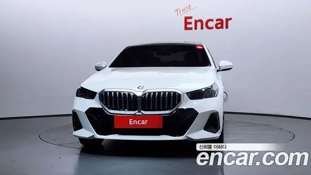 BMW 5 Series 2025 — Photo 14/20