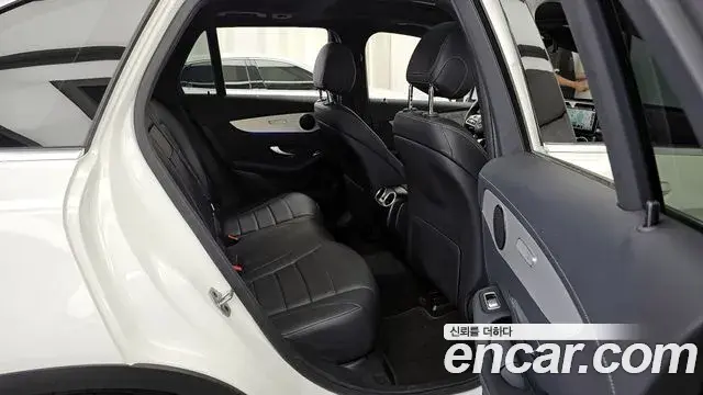 Mercedes-Benz GLC-Class 2022 — ფოტო 10/32