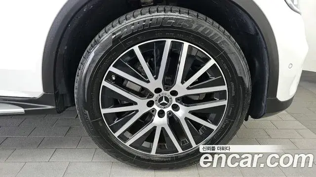 Mercedes-Benz GLC-Class 2022 — ფოტო 4/32