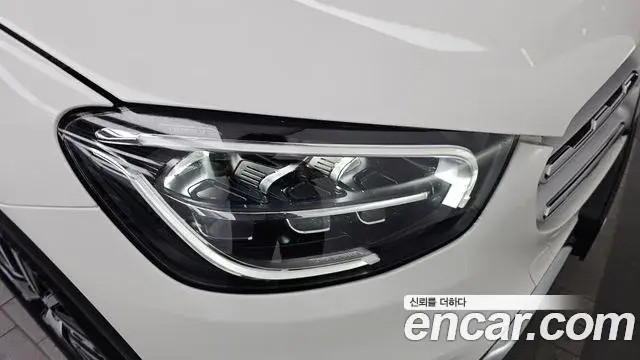 Mercedes-Benz GLC-Class 2022 — ფოტო 27/32