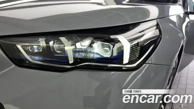 BMW 5 Series 2024 — Photo 13/36