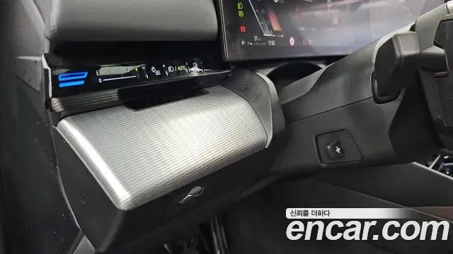 BMW 5 Series 2024 — Photo 24/36
