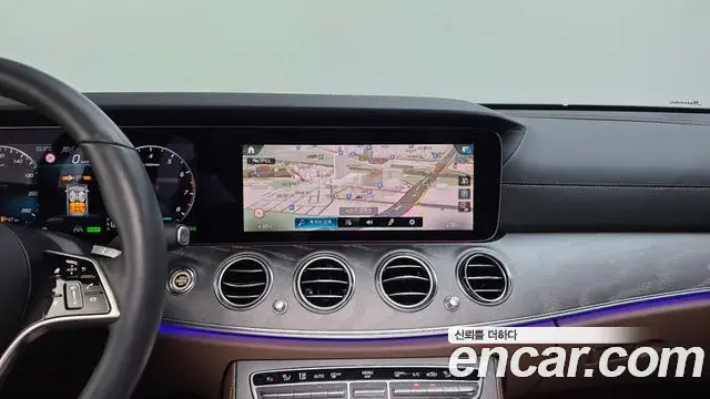 Mercedes-Benz E-Class 2023 — ფოტო 2/20