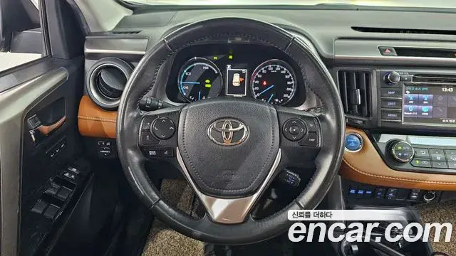 Toyota RAV4 2018 — Фото 13/20