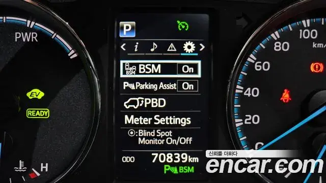 Toyota RAV4 2018 — ფოტო 16/33