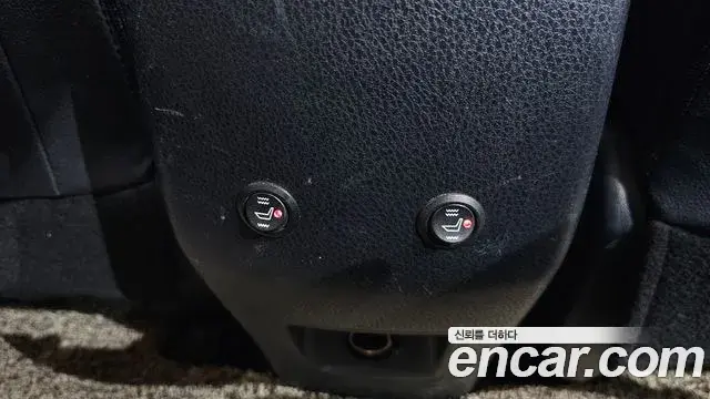Toyota RAV4 2018 — ფოტო 33/33