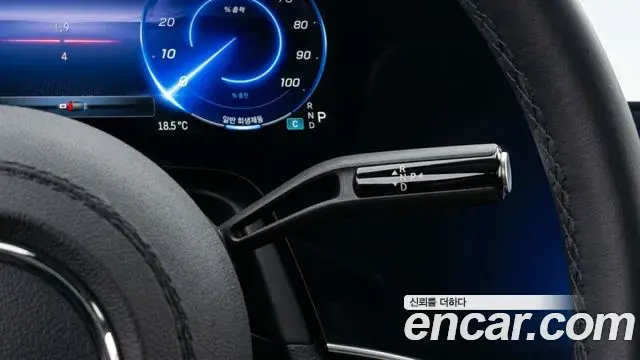 Mercedes-Benz EQE SUV 2025 — Photo 11/12