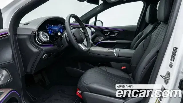 Mercedes-Benz EQE SUV 2025 — Photo 12/12