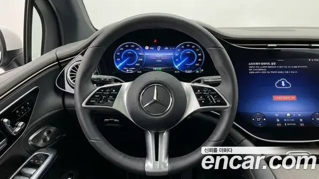 Mercedes-Benz EQE SUV 2025 — Photo 10/12