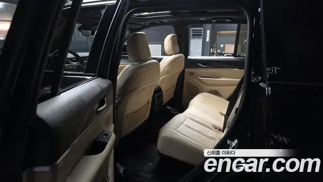 Jeep Grand Cherokee 2023 — ფოტო 27/32