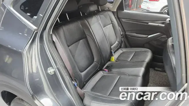 Kia Seltos 2022 — ფოტო 16/20