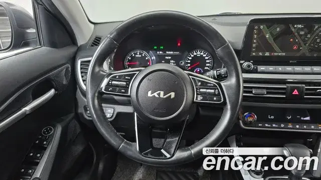 Kia Seltos 2022 — ფოტო 19/20