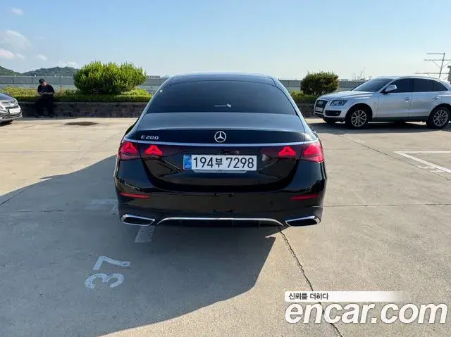 Mercedes-Benz E-Class 2026 — Photo 5/20