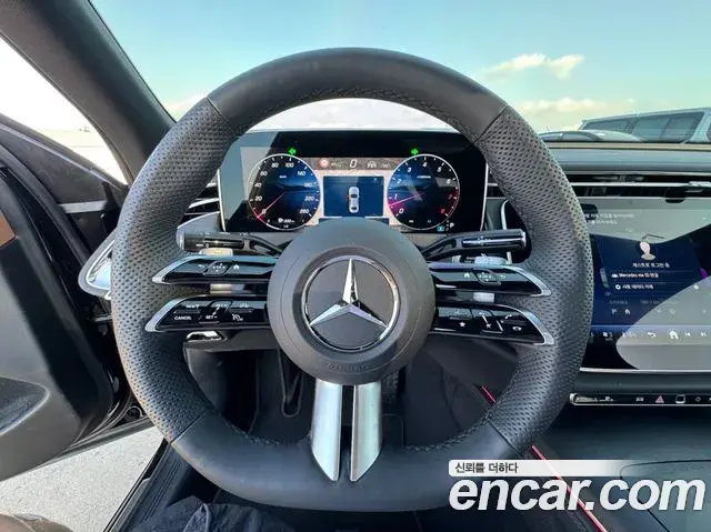 Mercedes-Benz E-Class 2026 — Photo 18/20