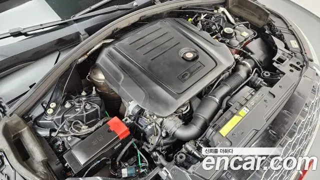 Land Rover Range Rover Velar 2019 — Photo 18/20