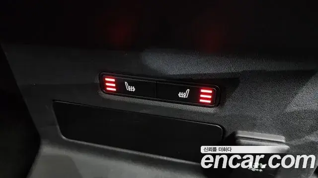Land Rover Range Rover Velar 2019 — Photo 8/20