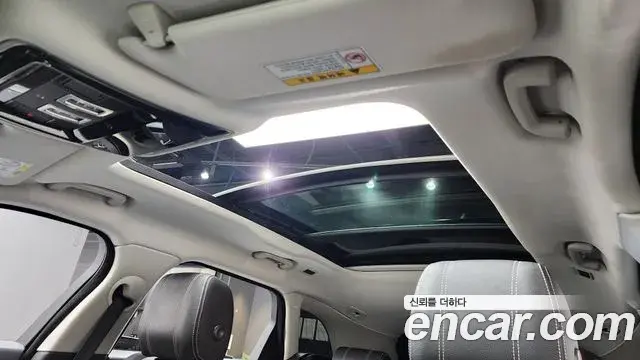 Land Rover Range Rover Velar 2019 — Photo 11/20