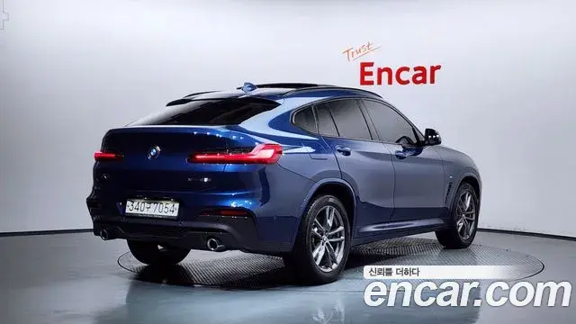 BMW X4 2020 — Şəkil 32/39