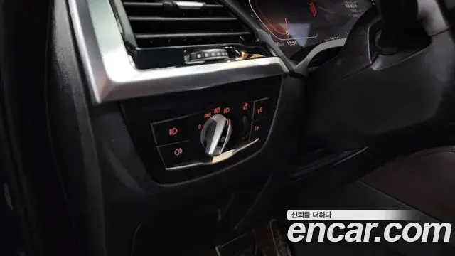 BMW X4 2020 — Şəkil 35/39