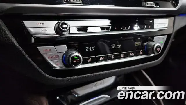 BMW X4 2020 — Şəkil 9/39