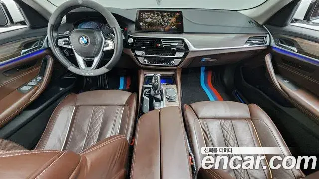 BMW 5 Series 2019 — Фото 9/20