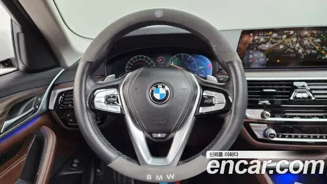 BMW 5 Series 2019 — Фото 12/20