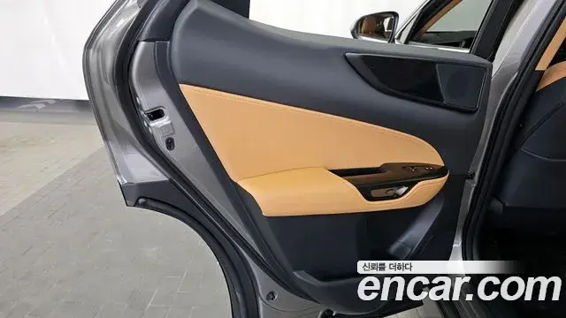 Lexus NX350h 2025 — ფოტო 30/35