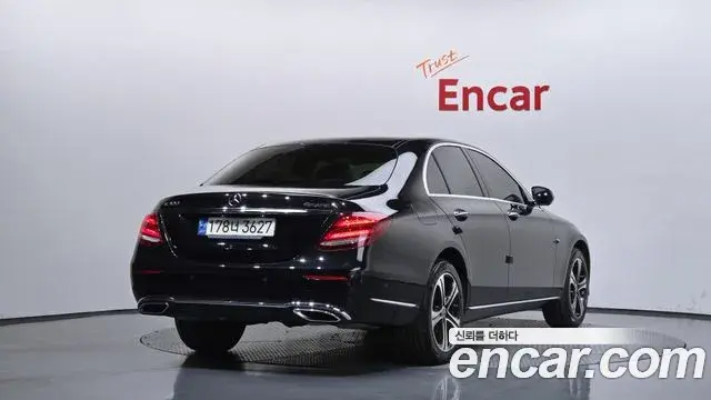 Mercedes-Benz E-Class 2020 — Фото 2/20