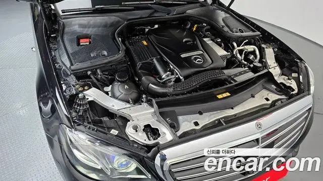 Mercedes-Benz E-Class 2020 — Фото 6/20