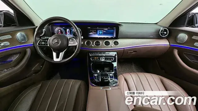 Mercedes-Benz E-Class 2020 — Фото 7/20