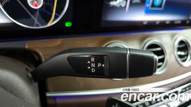 Mercedes-Benz E-Class 2020 — Фото 9/20