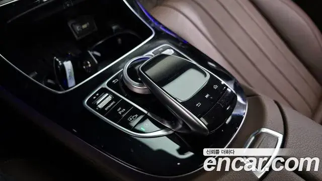 Mercedes-Benz E-Class 2020 — Фото 19/20