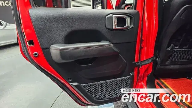 Jeep Wrangler 2019 — Şəkil 2/31